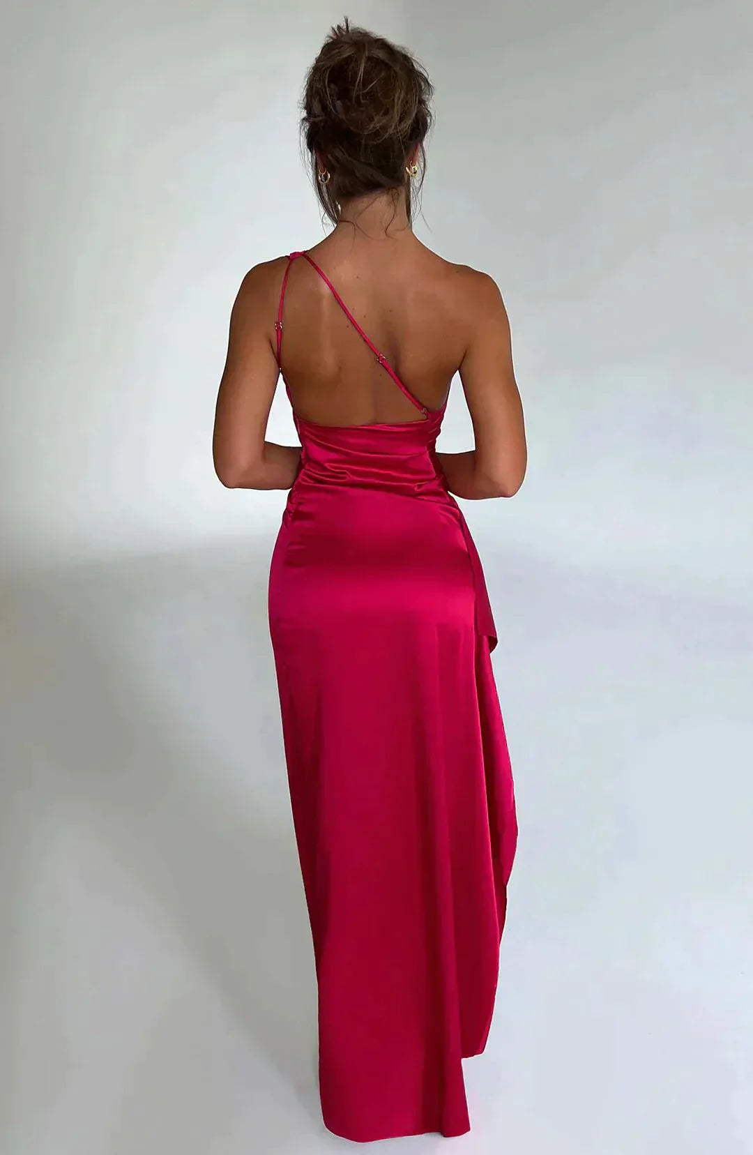 MARIT | ELEGANT ONE-SHOULDER DRESS