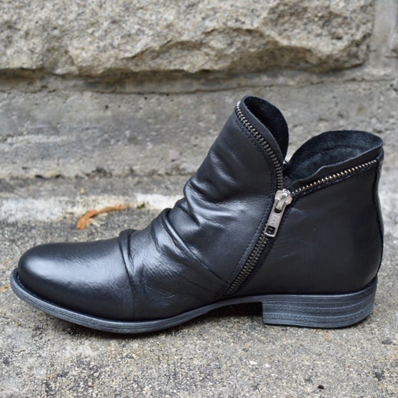 MAJA | ANKLE BOOTS WITH ZIP